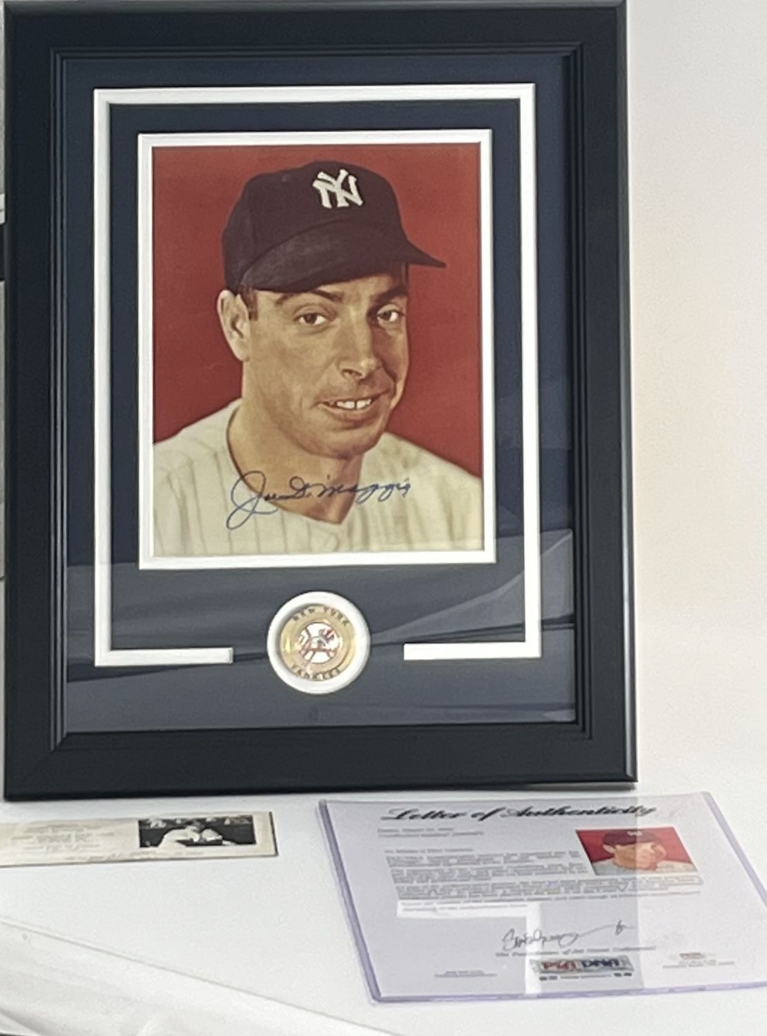 Custom Framed &amp; Signed Joe Dimaggio 8X10 Photo (PSA/DNA)