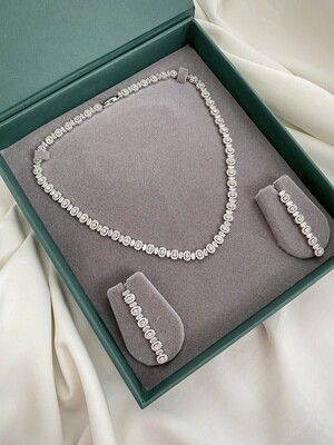 Harriet Mil-grain Setting Round Necklace Set