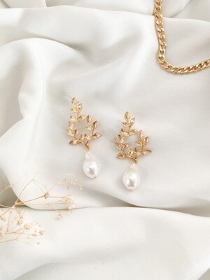 Amy Gold Leaf Baroque Pearls Drops