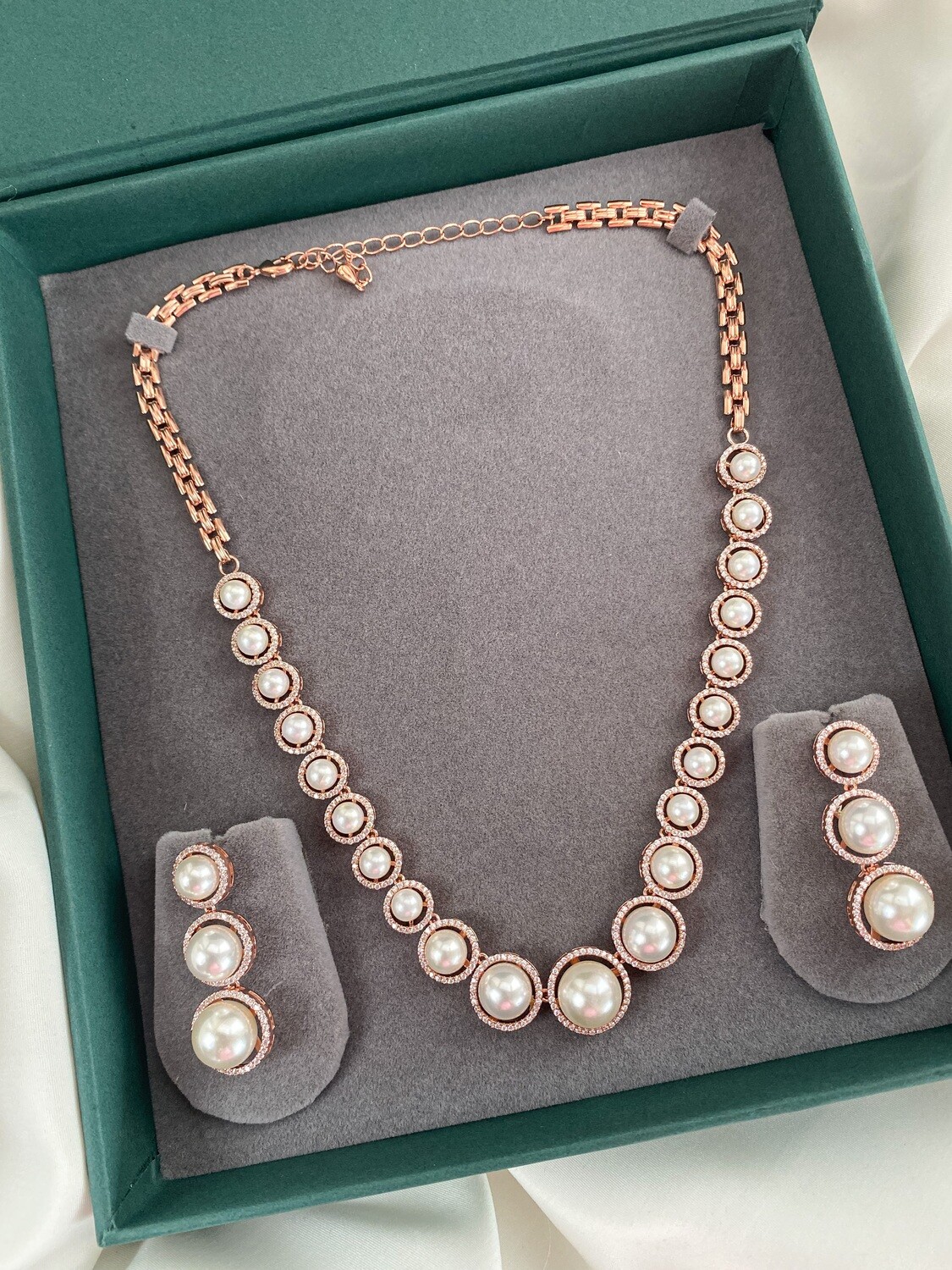 Naolli Cz Pearls Rosegold Riviere Necklace Set