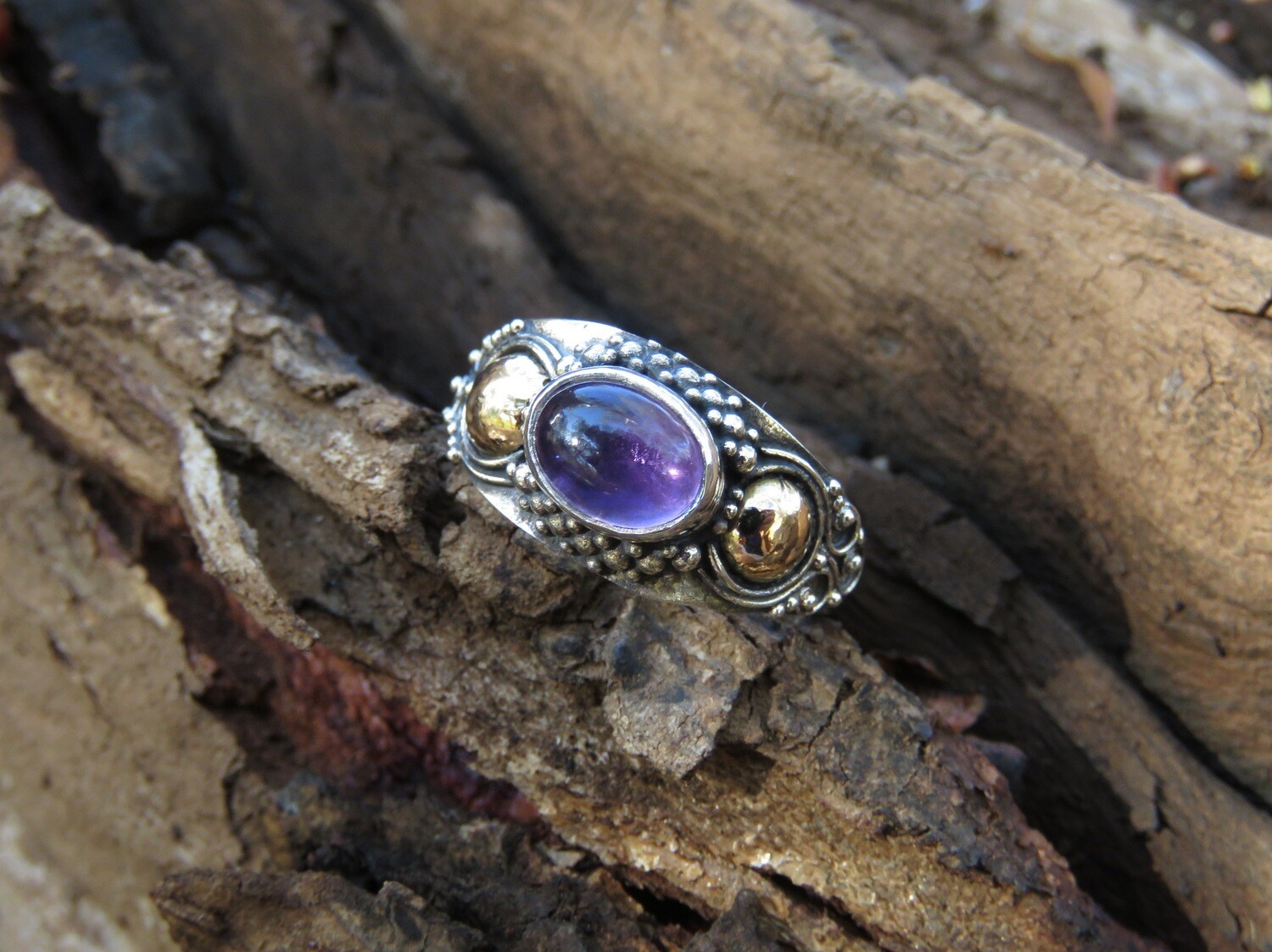 Sterling Silver Amethyst Gemstone Ring, 18k Gold Highlight RI-969