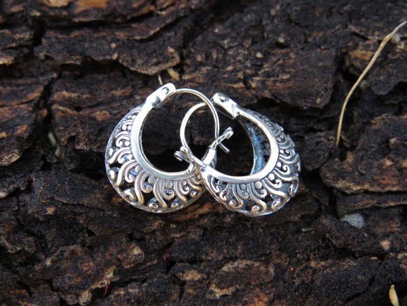 Sterling Silver Bali Hoop Style Earrings SE-398