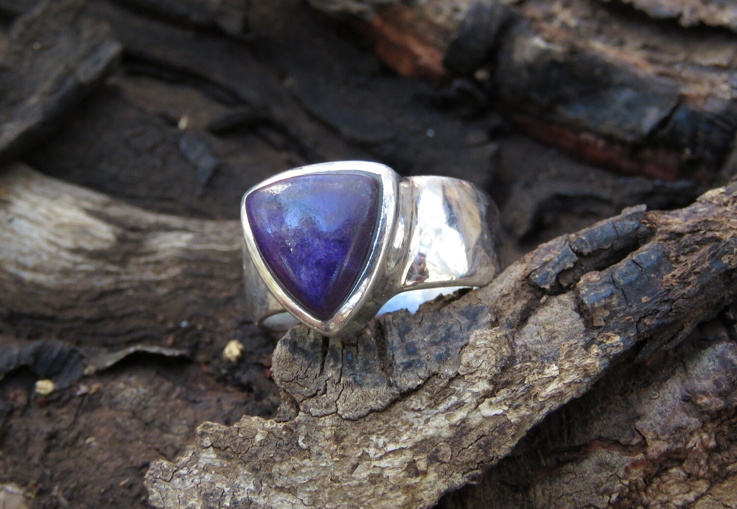 Handmade Sterling Silver Sugilite Gemstone RIng RI-975