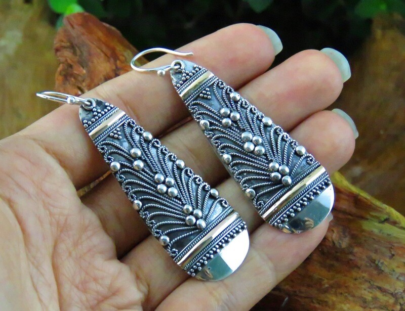 18k Gold Highlights Bali Filigree Dangle Earrings SE-415