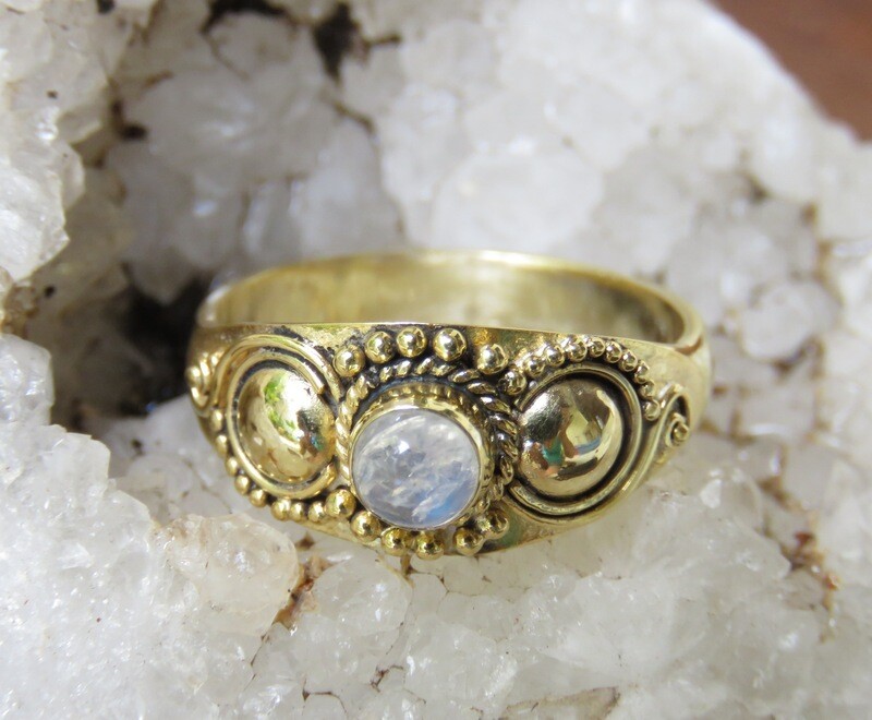 18k Gold Plated Rainbow Moonstone Women&#39;s Ring GPR-208