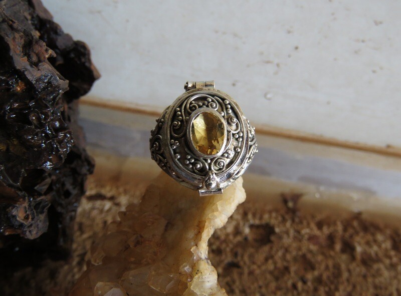 Sterling Silver Citrine Locket Ring LR-107