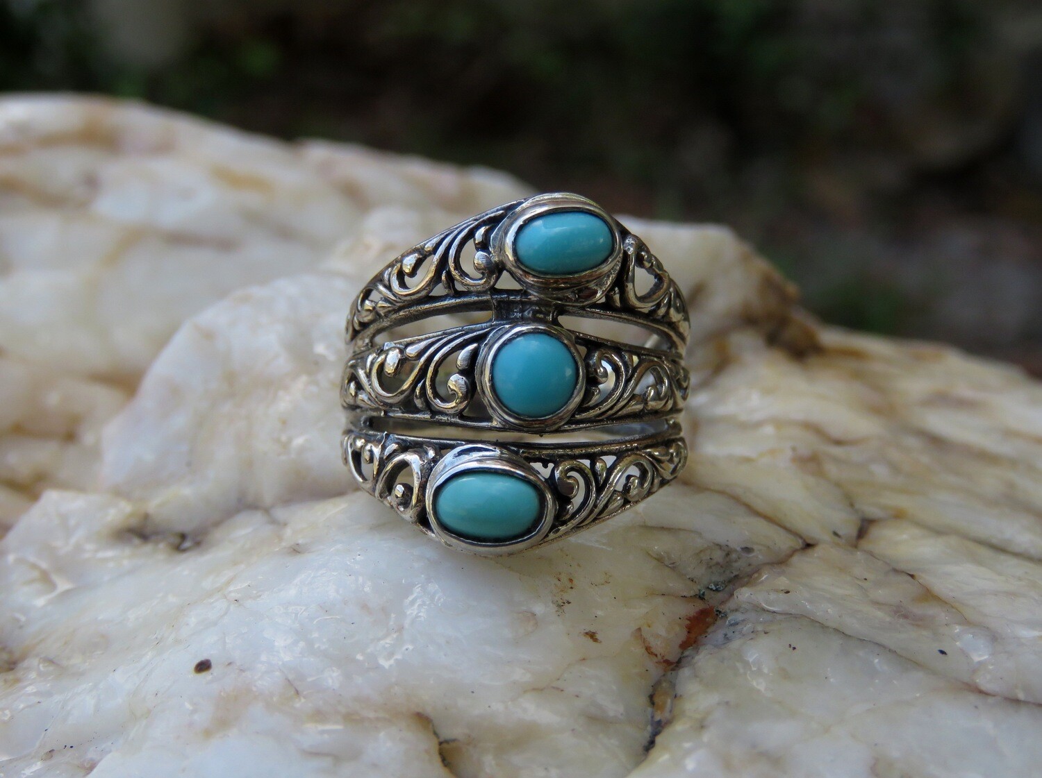 Sterling Silver, 3 Turquoise, Gemstone Ring RI-1032