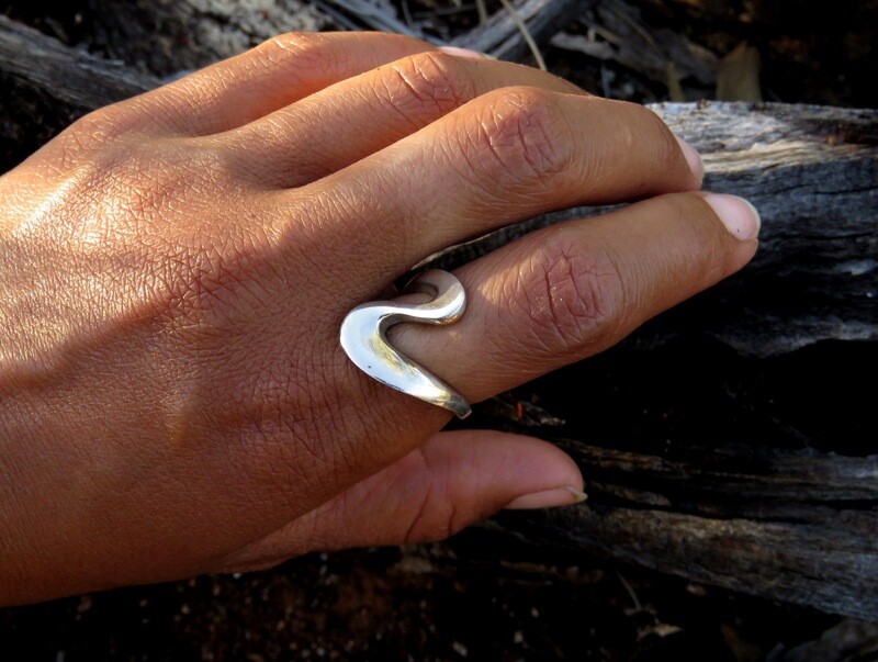 Sterling Silver Women&#39;s Ring SR-342