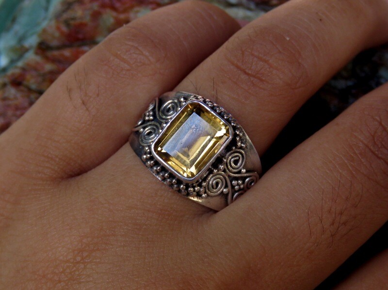 Sterling Silver, Citrine Gemstone, Bali, Women&#39;s Ring RI-1035