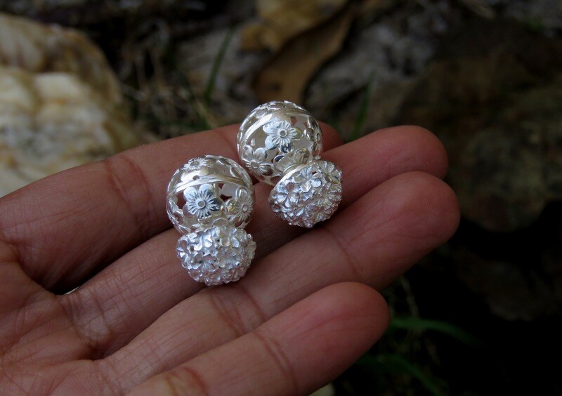 Sterling Silver Frangipani and Flower Design Subeng Earrings SE-426