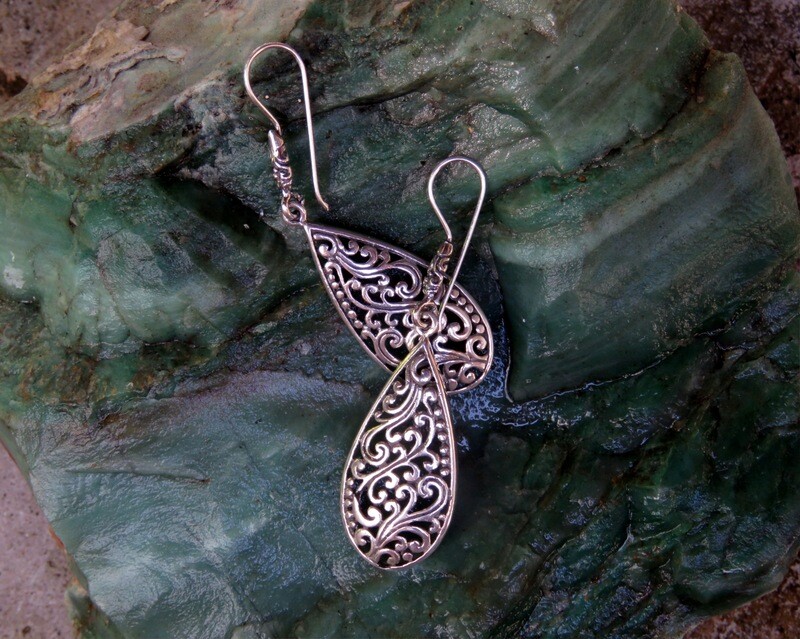 Sterling Silver, Filigree Pattern, Dangle Earrings SE-427