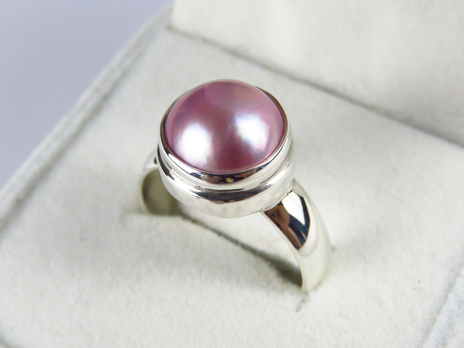 Sterling Silver, Pink, Mabe Pearl, Gemstone Ring RI-1043
