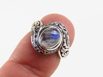 Sterling Silver, Rainbow Moonstone, Gemstone Ring RI-1052