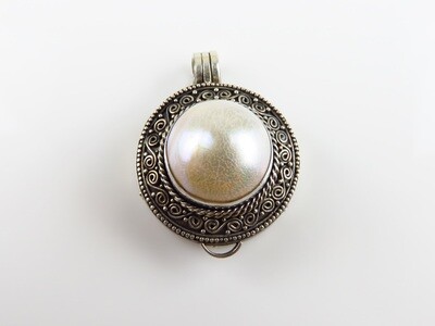 Sterling Silver, Mabe Pearl, Round Shape, Locket Pendant