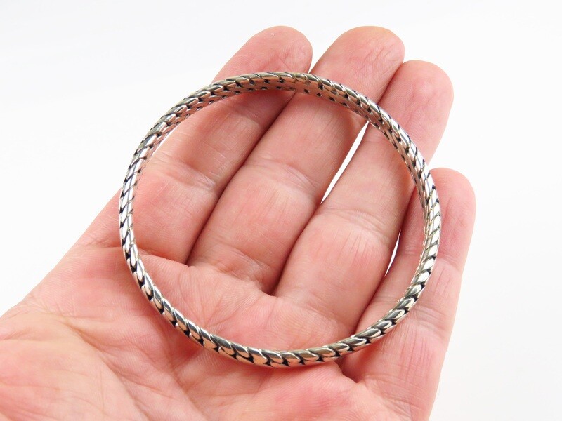 Sterling Silver, Women&#39;s Bangle, Silver Bangle SBB-651
