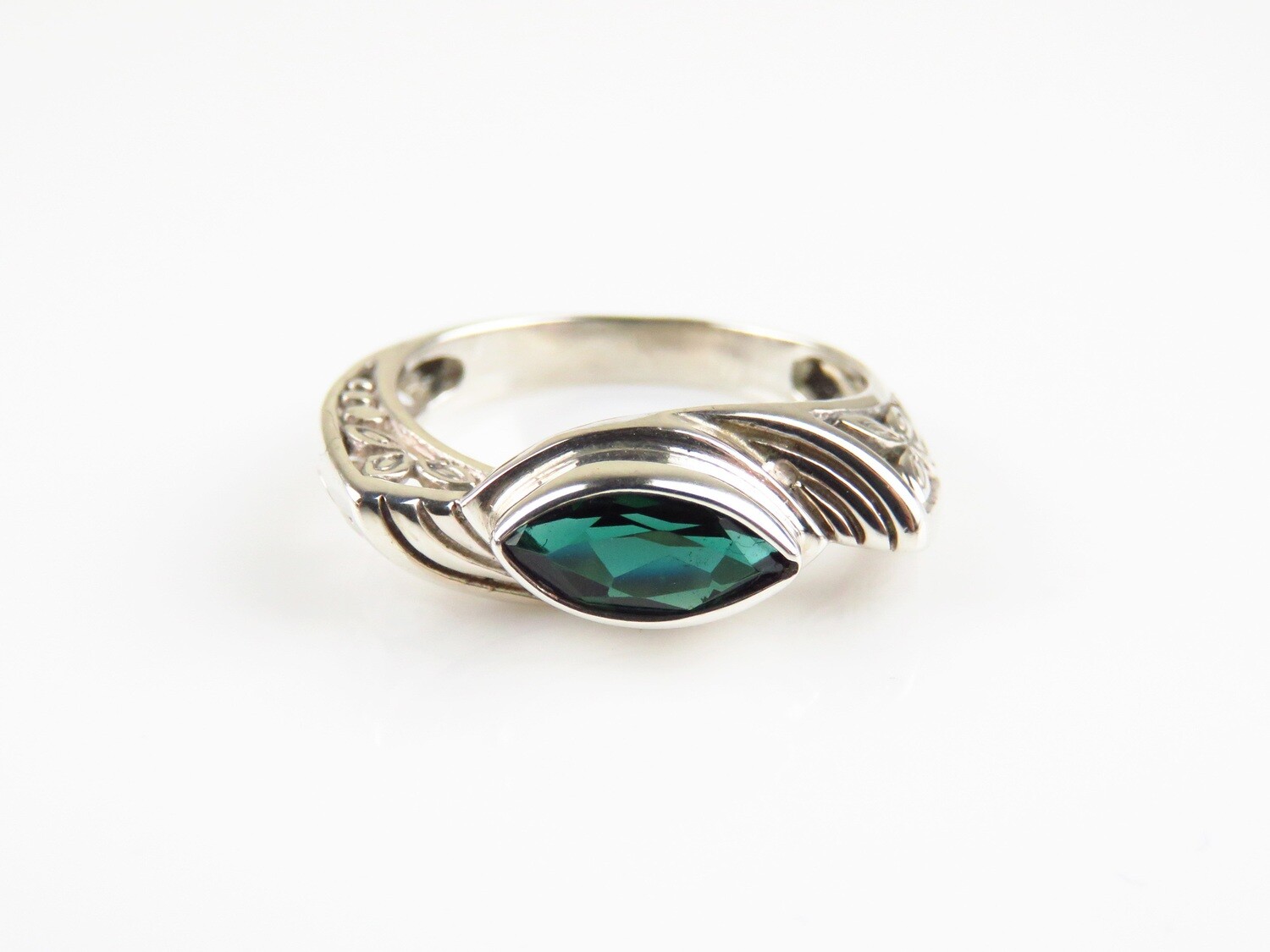 Sterling Silver, Green Quartz, Woman&#39;s Ring RI-1103