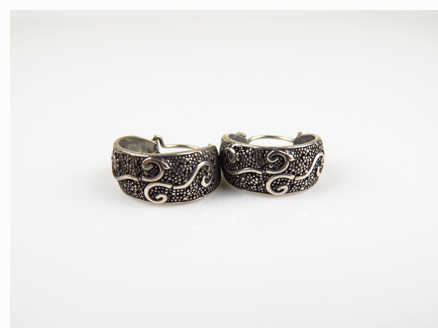 Sterling Silver, Bali Style, Jawan, Hoop Earrings SE-469