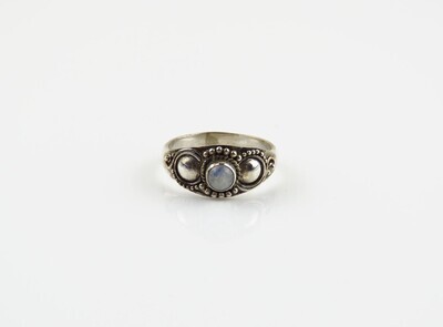 Sterling Silver, Rainbow Moonstone, Gemstone Ring RI-1139