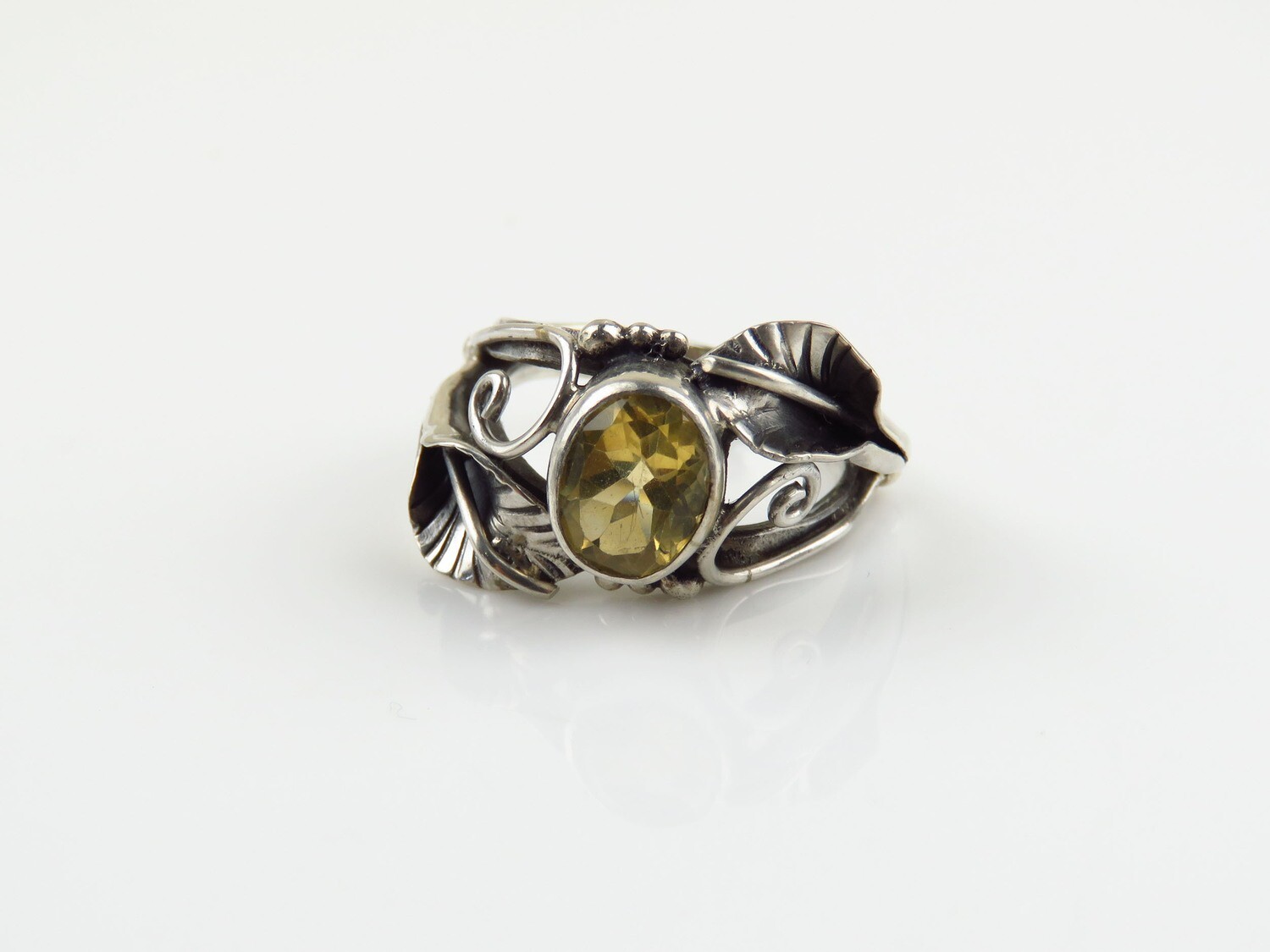Sterling Silver, Citrine, Leaf Design, Gemstone Ring RI-1144