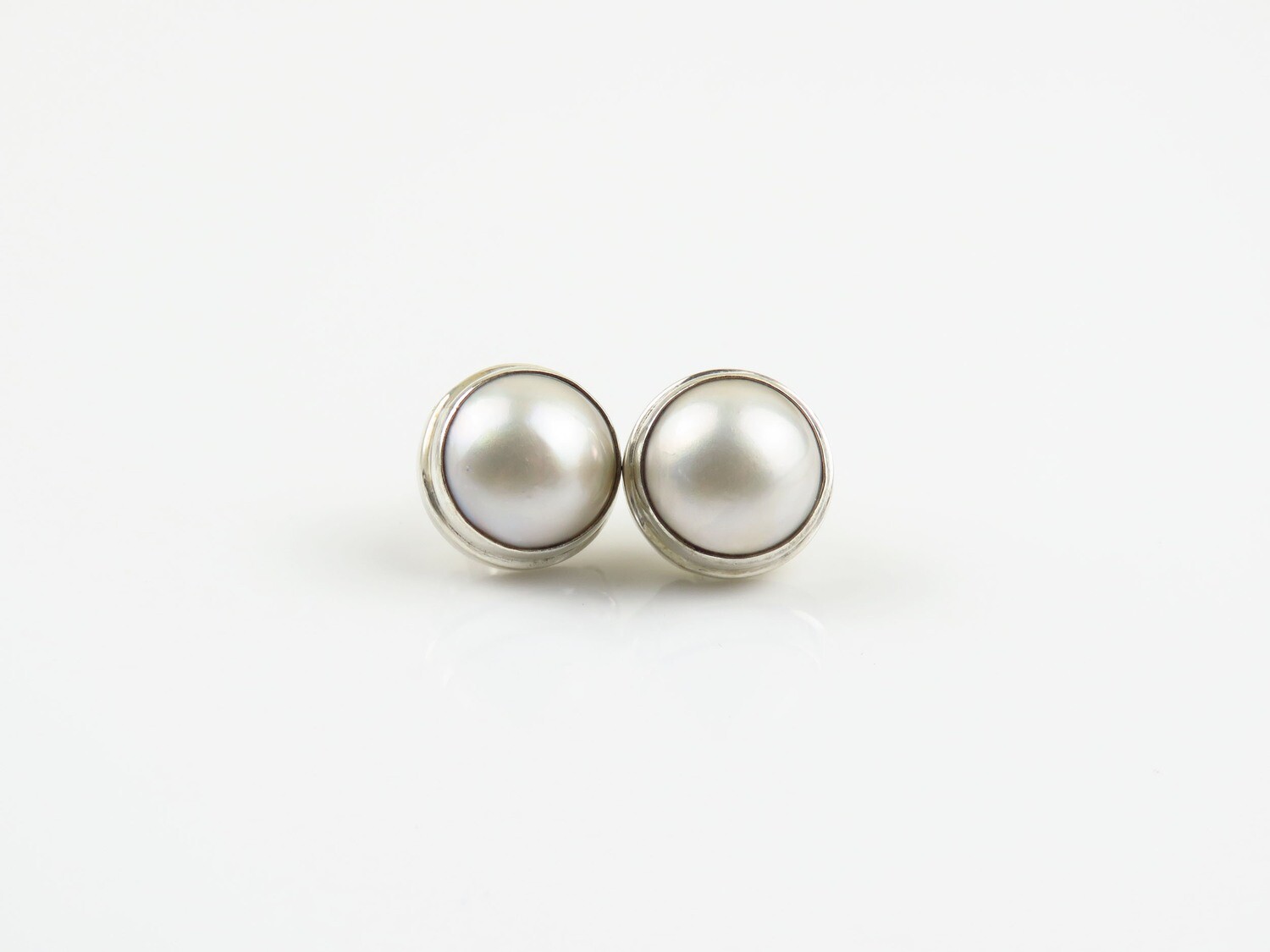 Sterling Silver, White Pearl, Stud Earrings ER-1158
