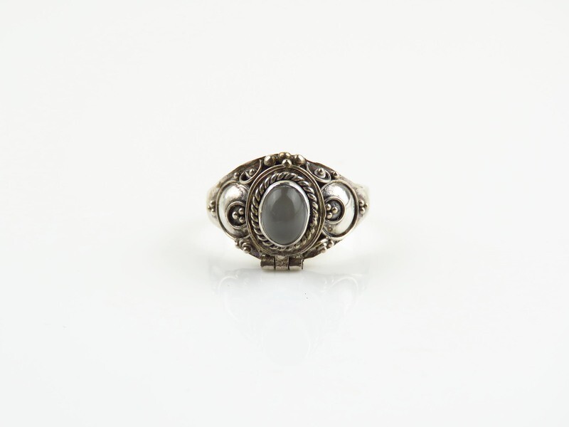 Sterling Silver, Cat Eye, Locket Ring LR-151
