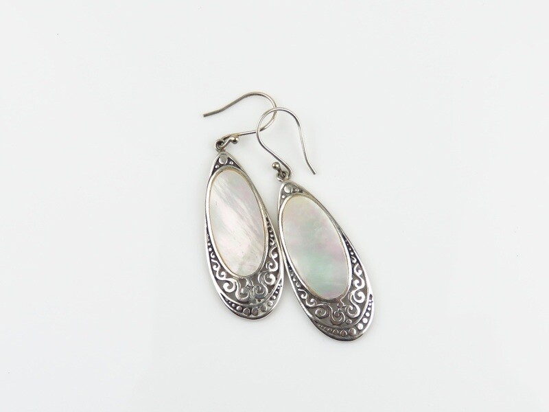 Sterling Silver, Oval Shape, White Shell, Dangle Earrings SSE-143