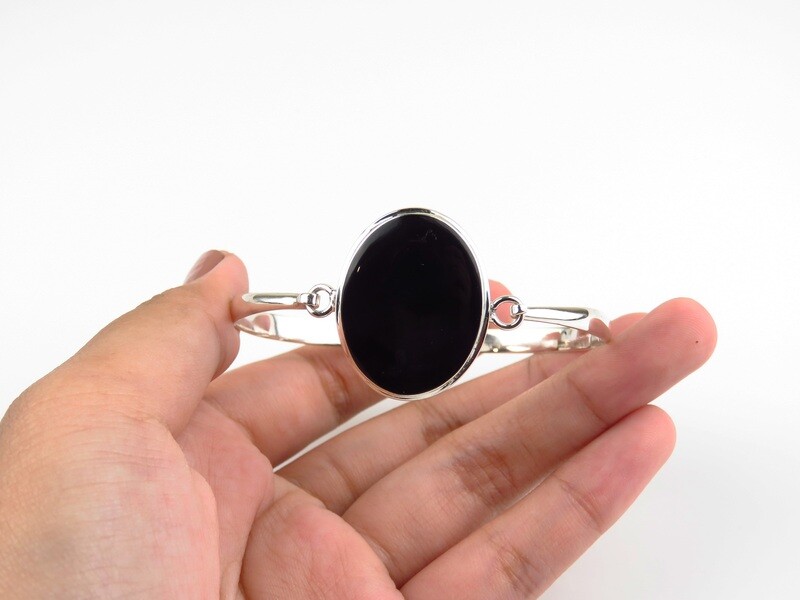 Sterling Silver, Black Onyx, Woman&#39;s Bangle SBB-676