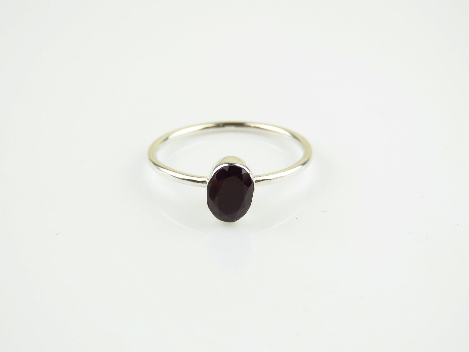Sterling Silver, Garnet, Gemstone Ring RI-1177