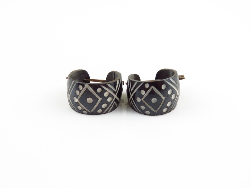 Carved Ox Horn, Flower Motif Painted, Hoop Earrings BE-112