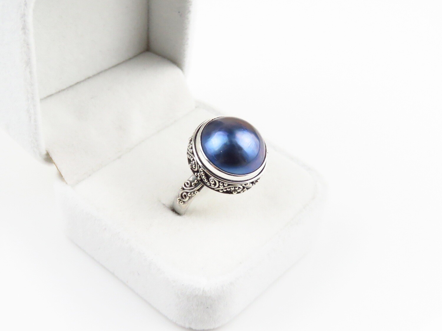 Sterling Silver, Round, Mabe Pearl Ring RI-1185