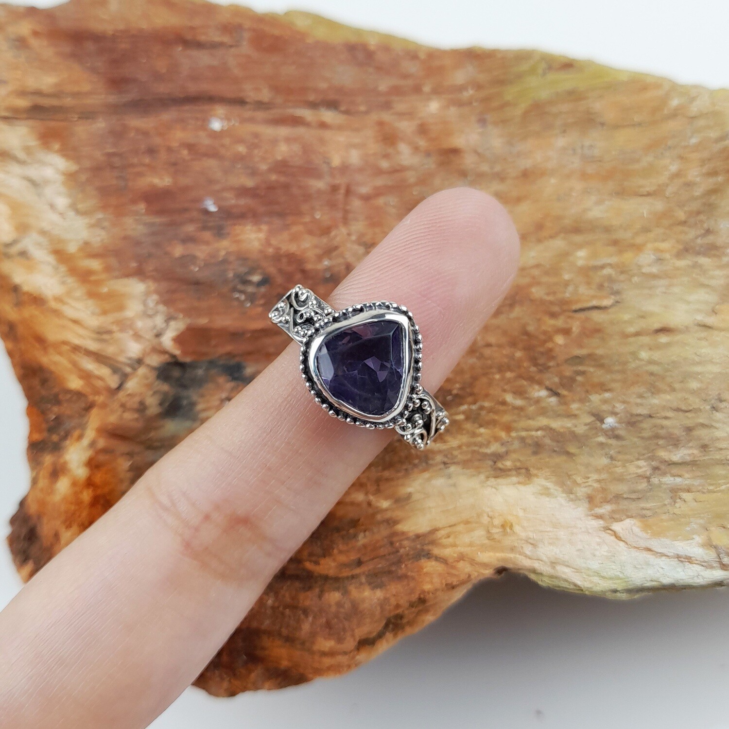 Sterling Silver, Amethyst, Bali Design, Gemstone Ring R_1094