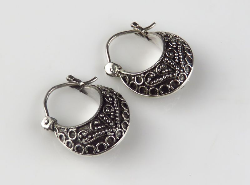 Sterling Silver Balinese Filigree Design Huggie Earring BERG-545J