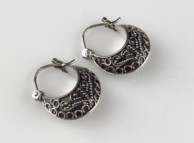 Sterling Silver Balinese Filigree Design Huggie Earring BERG-545J