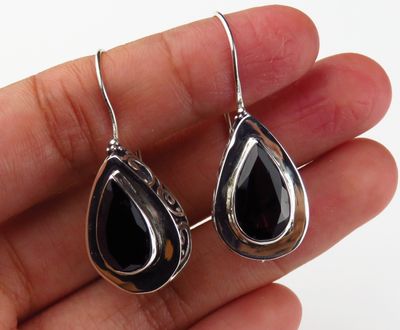 Sterling Silver Garnet Gemstone Dangle Earring BERG-293