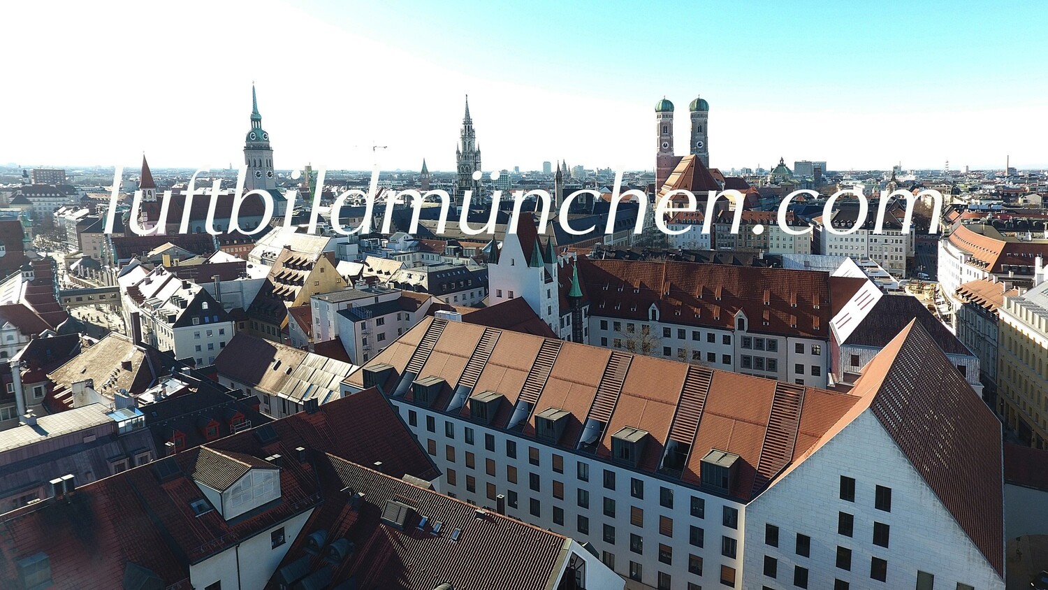 Luftbildfoto, Luftaufnahme, Luftbild, Foto mit Drohne, München, Foto von oben, Innenstadt, Altstadt, Frauenkirche, Alter Hof, Rathaus, Alter Peter,