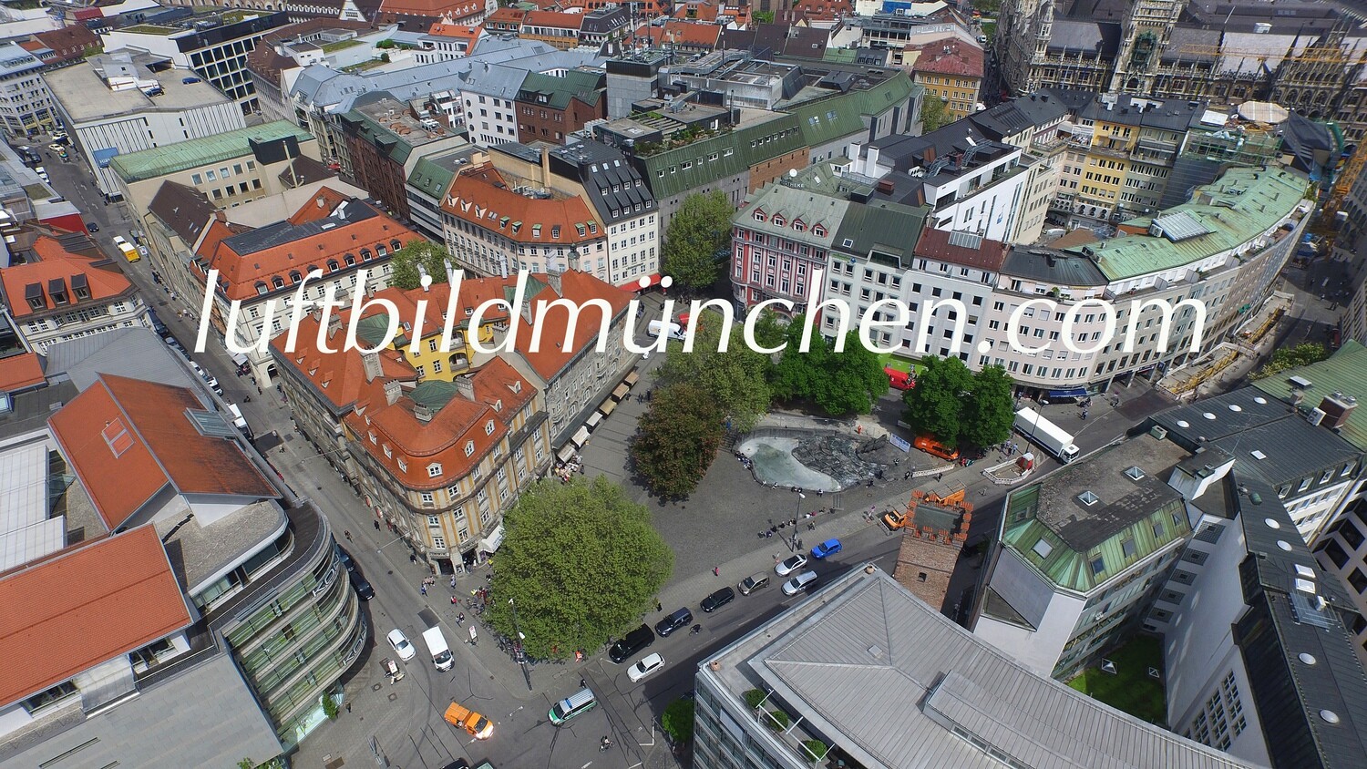 Luftbildfoto, Luftaufnahme, Luftbild, Foto mit Drohne, München, Foto von oben, Innenstadt, Altstadt, Frauenkirche, Rathaus, Rindermarkt, Marienplatz, Alter Peter, Zentrum