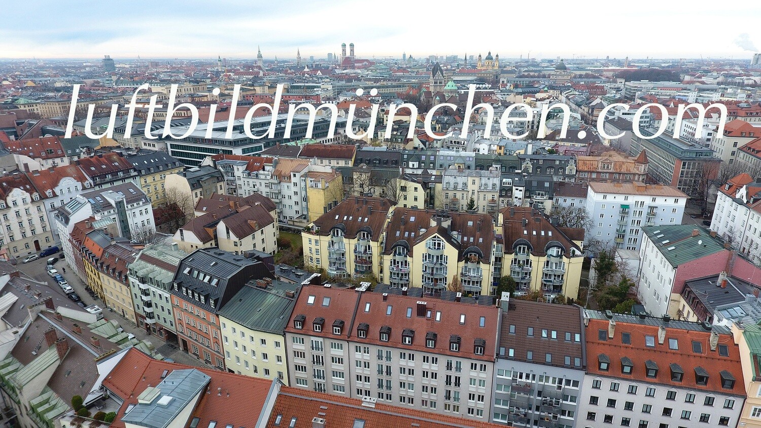 Luftbildfoto, Luftaufnahme, Luftbild, Foto mit Drohne, München, Foto von oben, Innenstadt, Lehel, Maximilianeum, Reitmorstrasse, Isar,