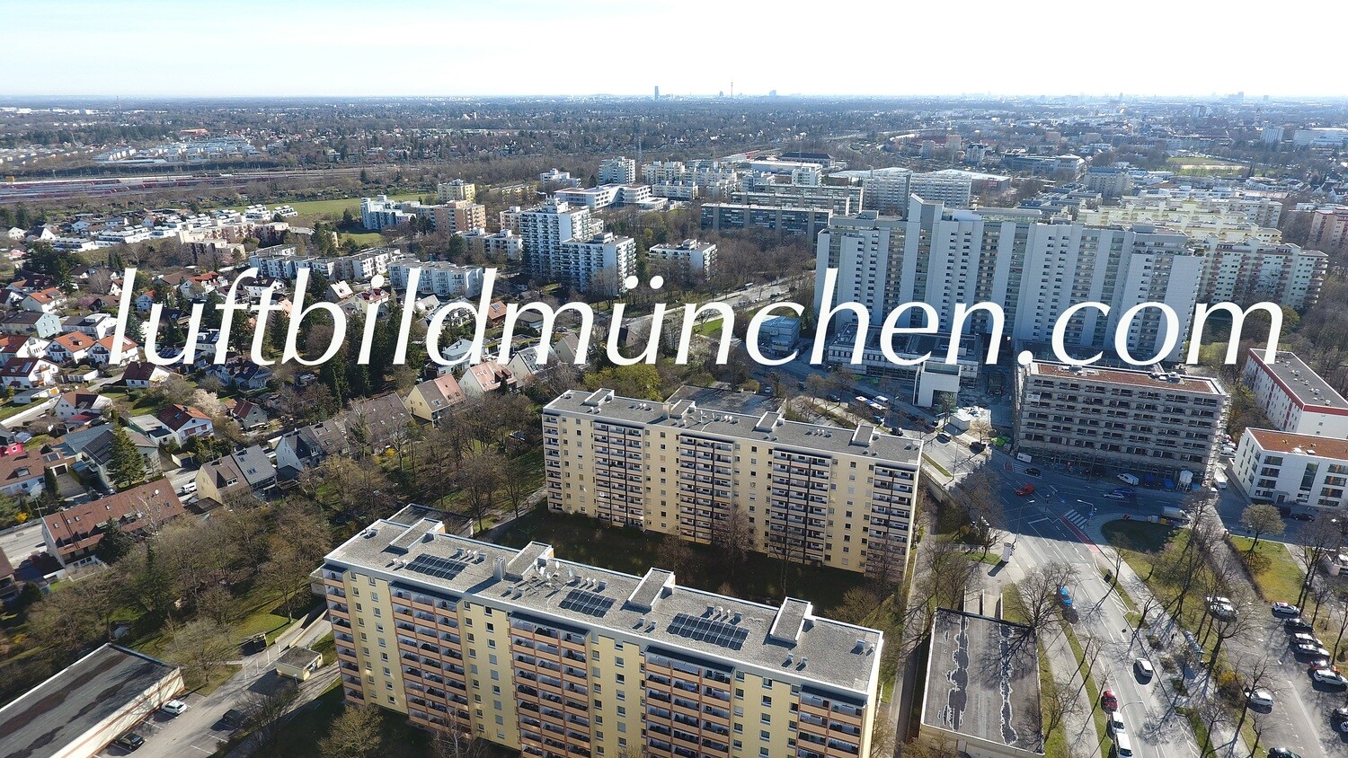 Luftbildfoto, Luftaufnahme, Luftbild, Foto mit Drohne, München, Foto von oben, Westkreuz, Hochhaus, Neuaubing, Ramses, Wohngebiet,