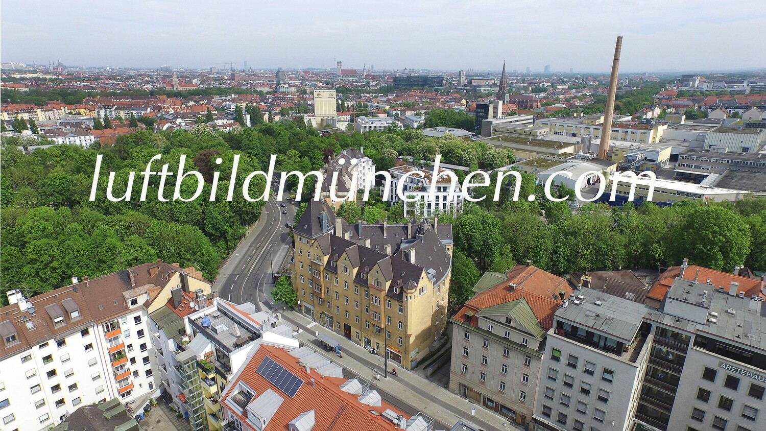 Luftbildfoto, Luftaufnahme, Luftbild, Foto mit Drohne, München, Foto von oben, Wohngebiet, Giesing, Mariahilfplatz, St. Bonifatiusstrasse,
