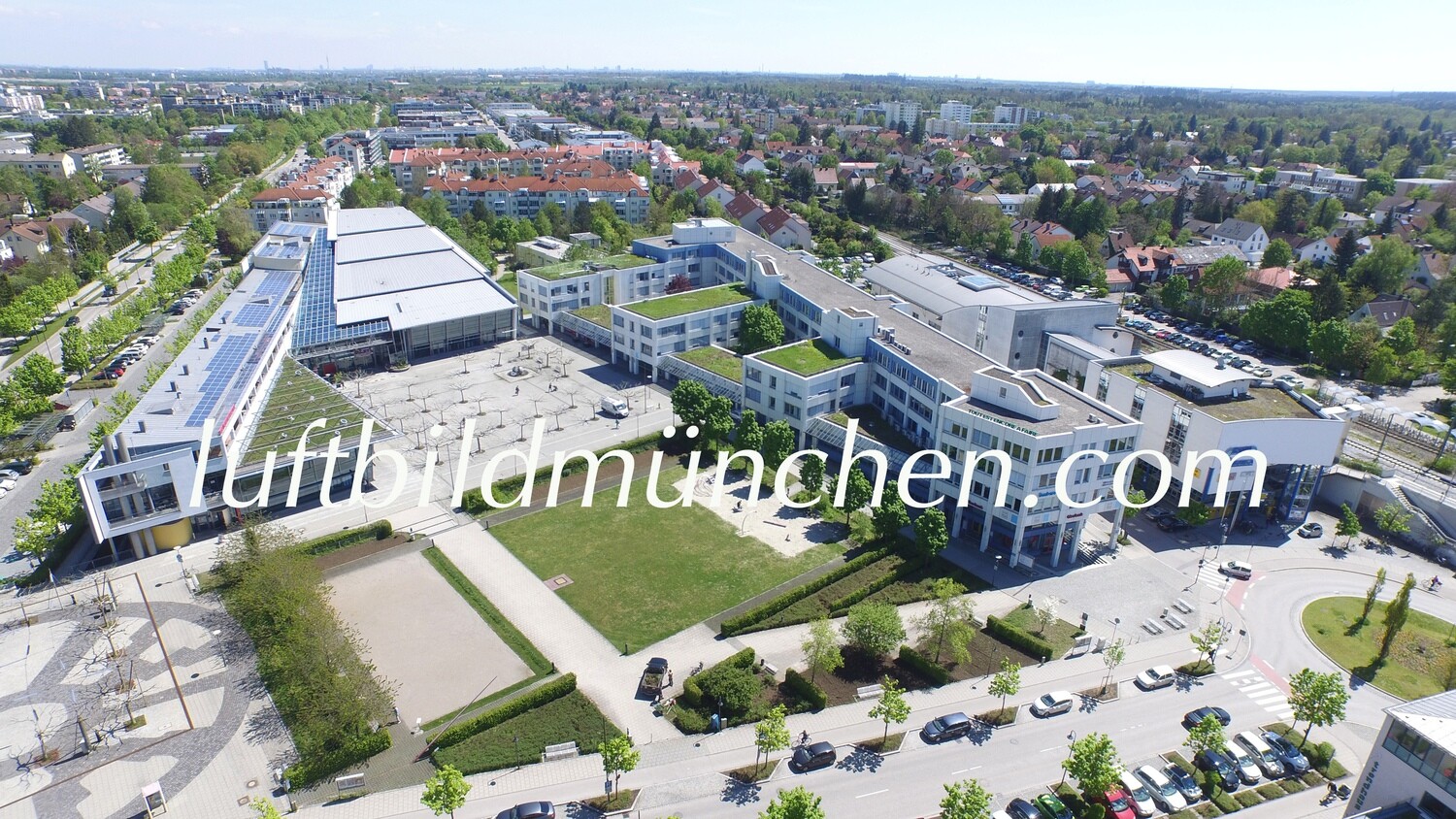 Luftbildfoto, Luftaufnahme, Luftbild, Foto mit Drohne, München, Foto von oben, Wohngebiet, Germering, Zentrum, Bahnhof