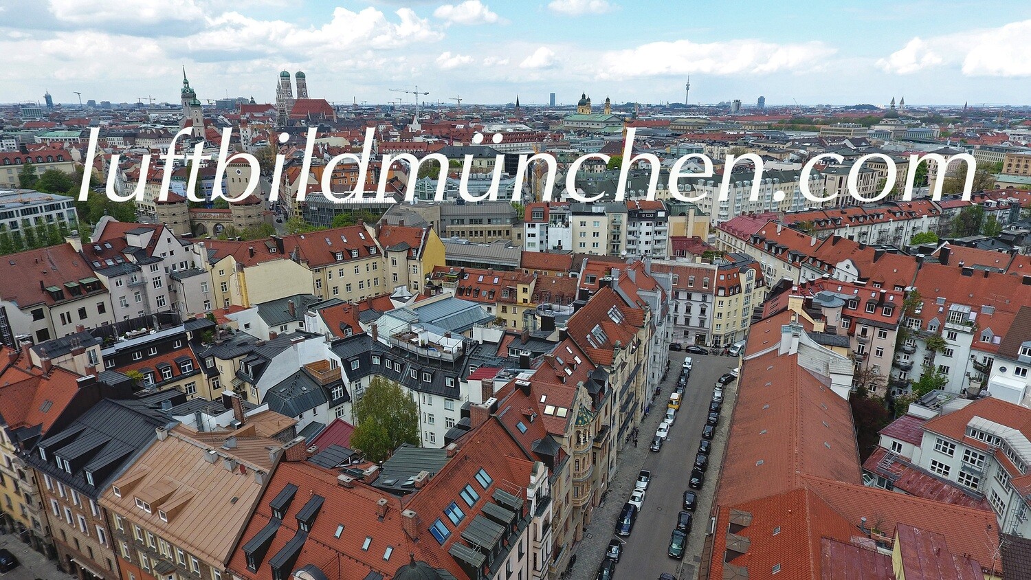 Luftbildfoto, Luftaufnahme, Luftbild, Foto mit Drohne, München, Foto von oben, Wohngebiet, Innenstadt, Lehel, Frauenkirche, Olympiaturm,