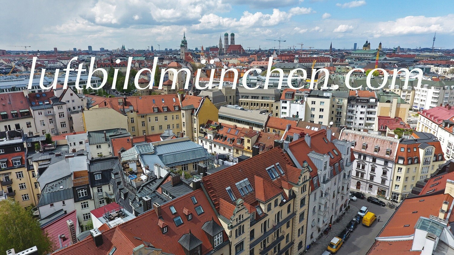 Luftbildfoto, Luftaufnahme, Luftbild, Foto mit Drohne, München, Foto von oben, Wohngebiet, Innenstadt, Lehel, Frauenkirche, Olympiaturm,