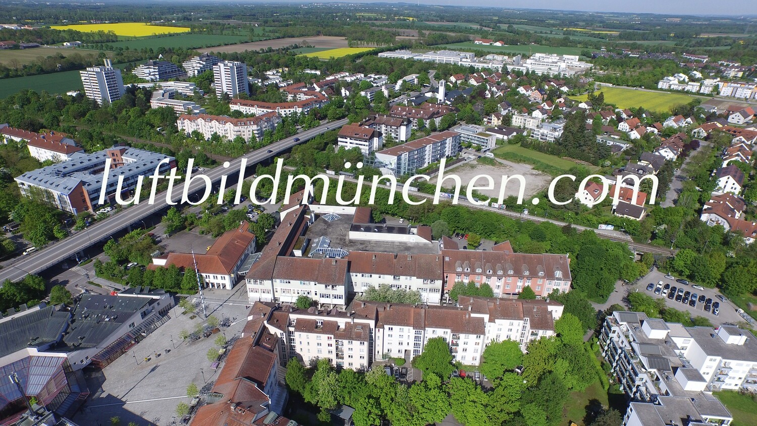 Luftbildfoto, Luftaufnahme, Luftbild, Foto mit Drohne, München, Foto von oben, Wohngebiet, Unterschleissheim,