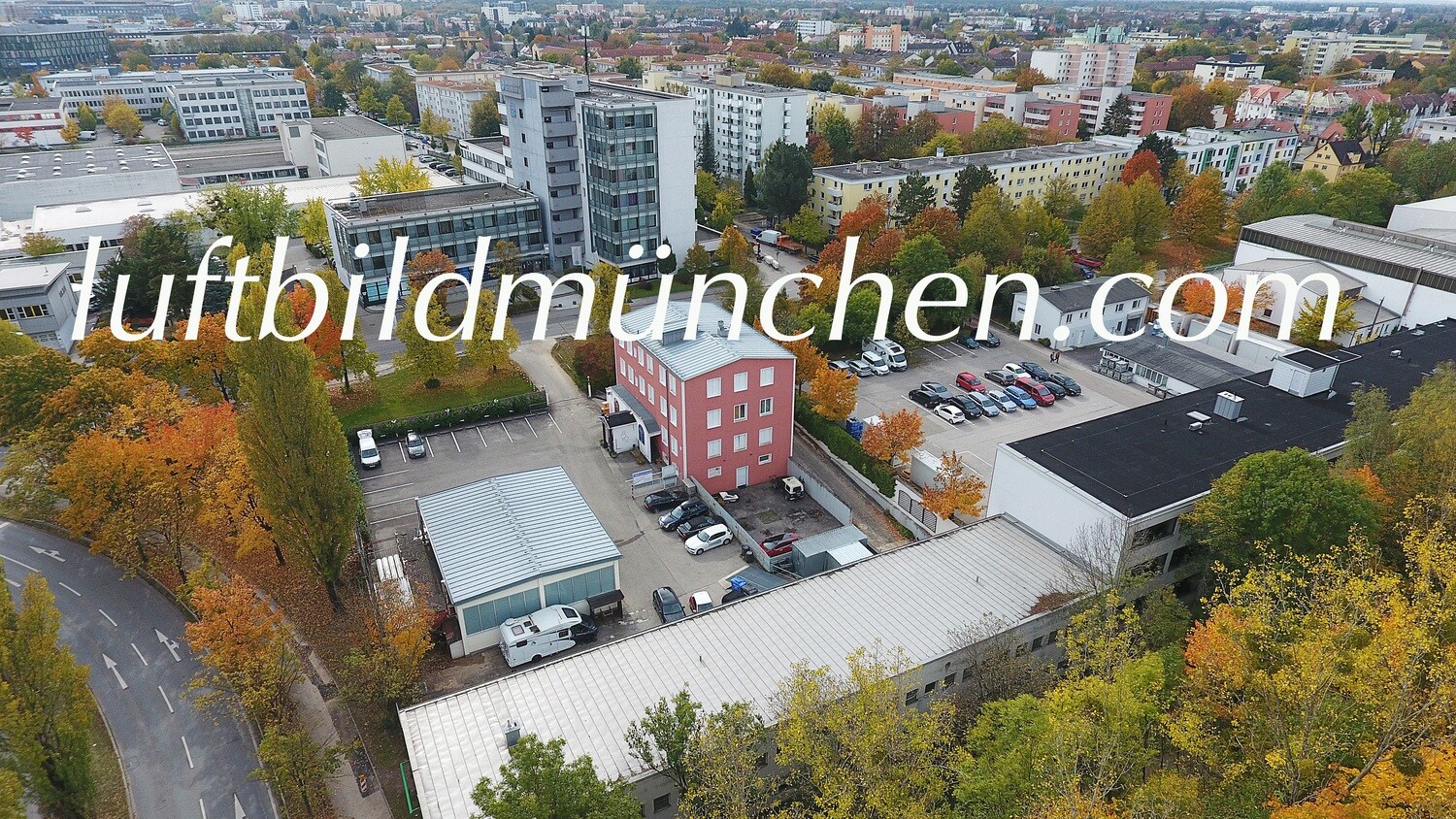 Luftbildfoto, Luftaufnahme, Luftbild, Foto mit Drohne, München, Foto von oben, Wohngebiet, Treibstrasse, Herz Ass, Industriegebiet