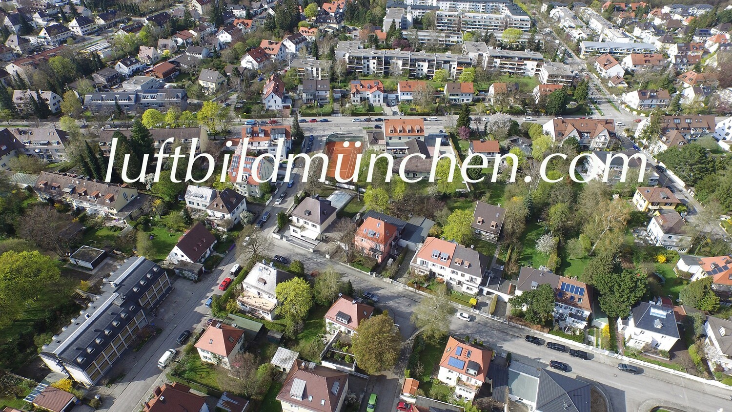 Luftbildfoto, Luftaufnahme, Luftbild, Foto mit Drohne, München, Foto von oben, Wohngebiet, Waldfriedhofviertel, Sendling, Westpark,