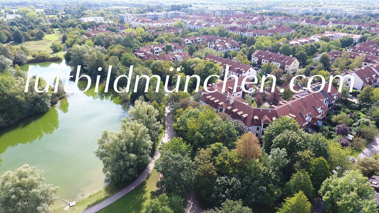 Luftbildfoto, Luftaufnahme, Luftbild, Foto mit Drohne, München, Foto von oben, Wohngebiet, Zamdorf, Denning