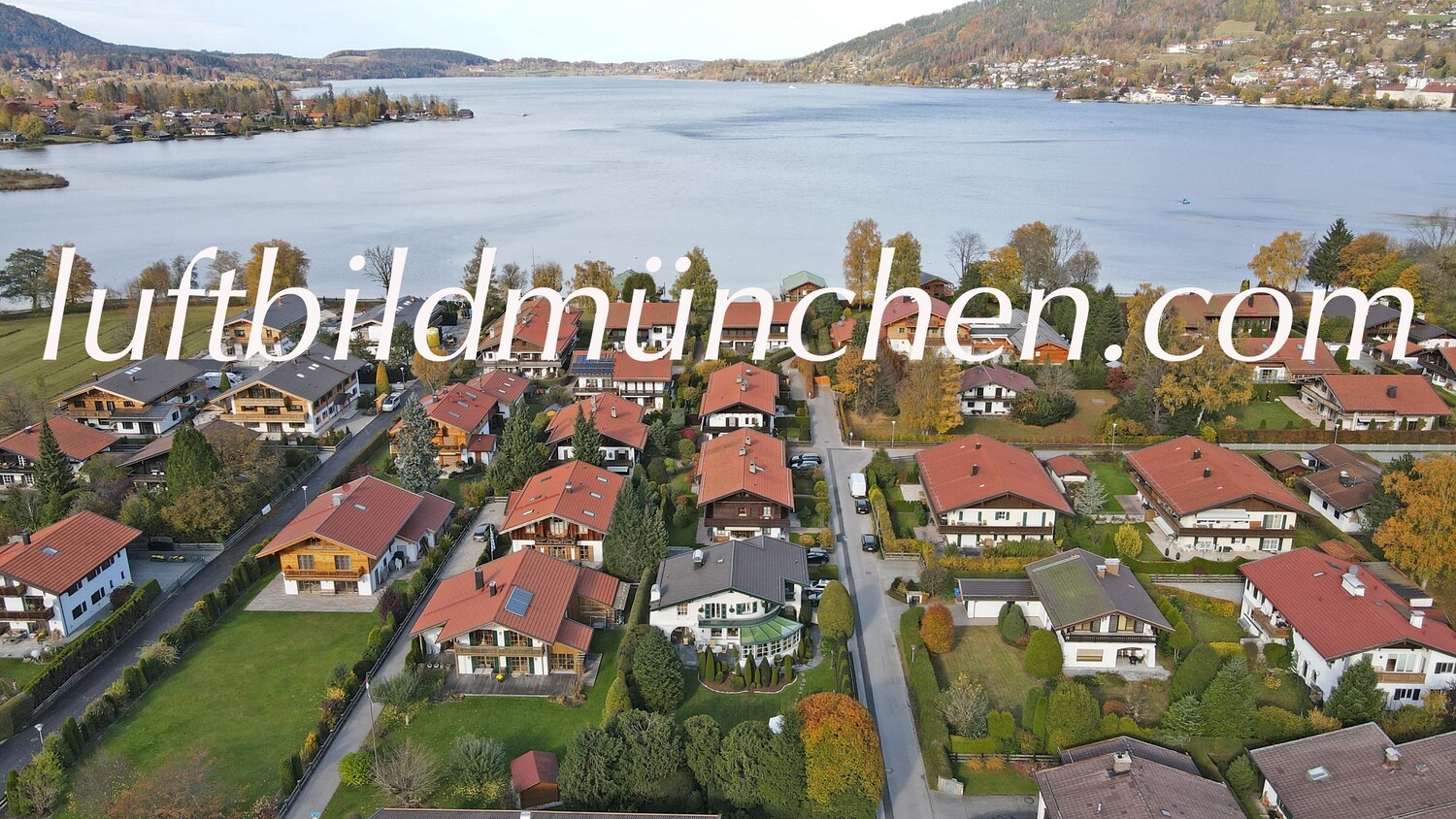 Luftbildfoto, Luftaufnahme, Luftbild, Foto mit Drohne, Rottach Egern, Foto von oben, Bergkette, Alpenblick, Alpen, Dorf, Oberbayern, Tegernsee, Wohngebiet