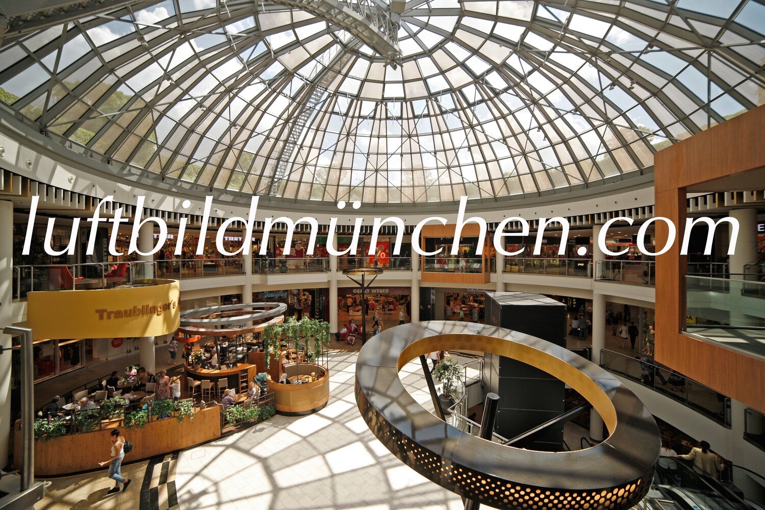 München, Innenstadt, Wohngebiet, Neuperlach, Einkaufszentrum, Perlacher Einkaufspassagen, U Bahn Station, PEP