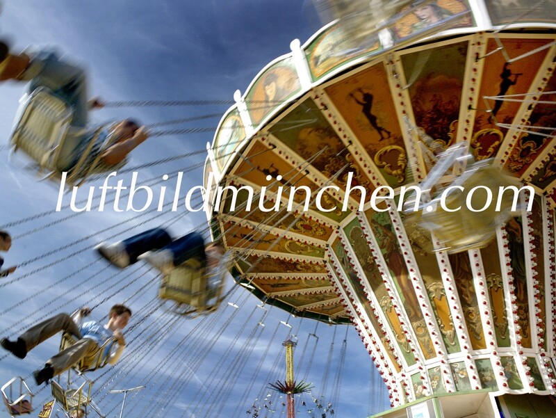 München, Innenstadt, Wohngebiet, Oktoberfest, Wiesn, Karussell, Achterbahn,