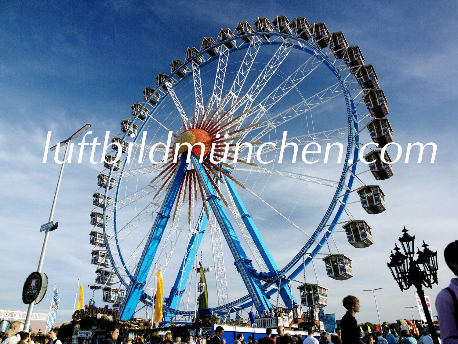 München, Innenstadt, Wohngebiet, Oktoberfest, Wiesn, Karussell, Achterbahn, Riesenrad